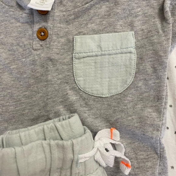 Nordstrom tee and shorts outfit. Newborn size - Picture 3 of 3